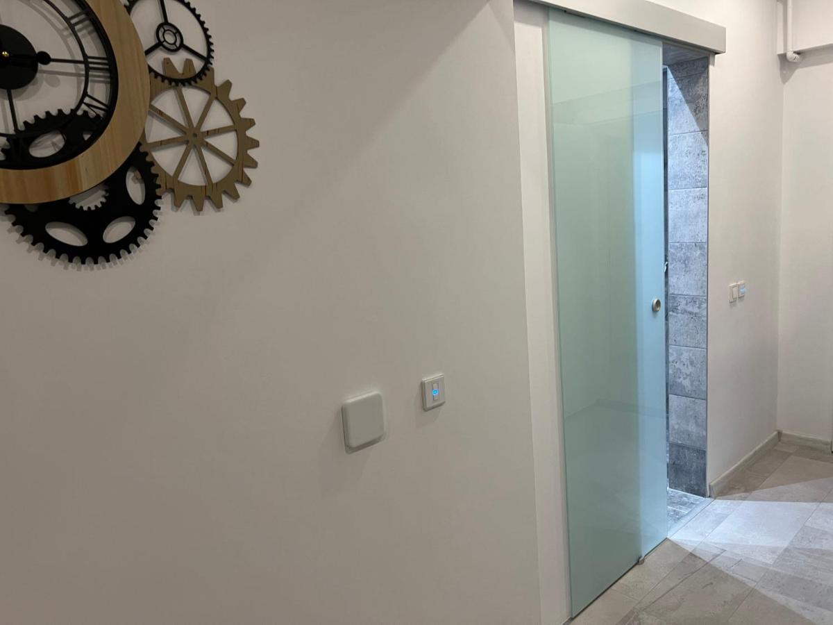 Fancy Penthouse Studio With Lakeview W10 Bucureşti Exterior foto
