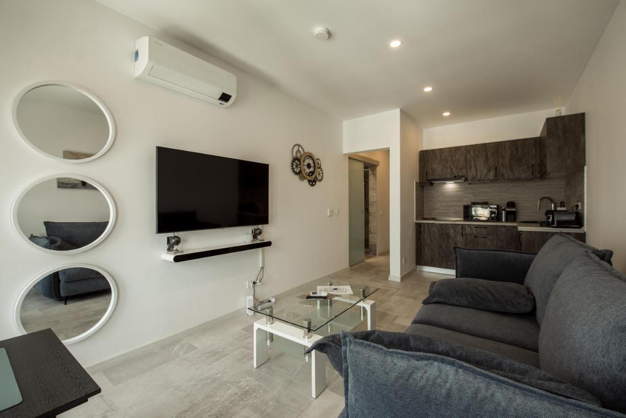 Fancy Penthouse Studio With Lakeview W10 Bucureşti Exterior foto